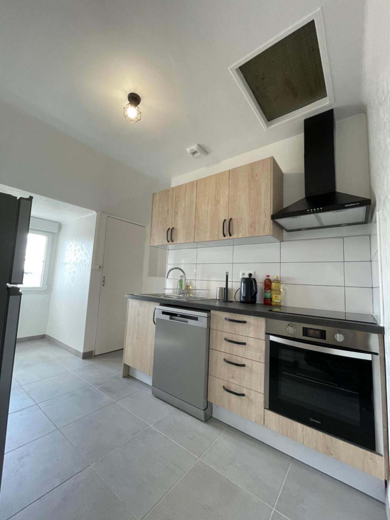 Appartement Renove Tout Equipe, Centre Ville, Proche De La Gare Et Commerce Flers  Dış mekan fotoğraf